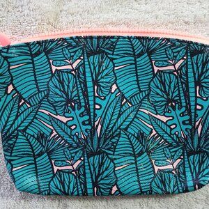 Pre-Owned IPSY Bold Tropical Leaf Print Small Bag 5" x 7"